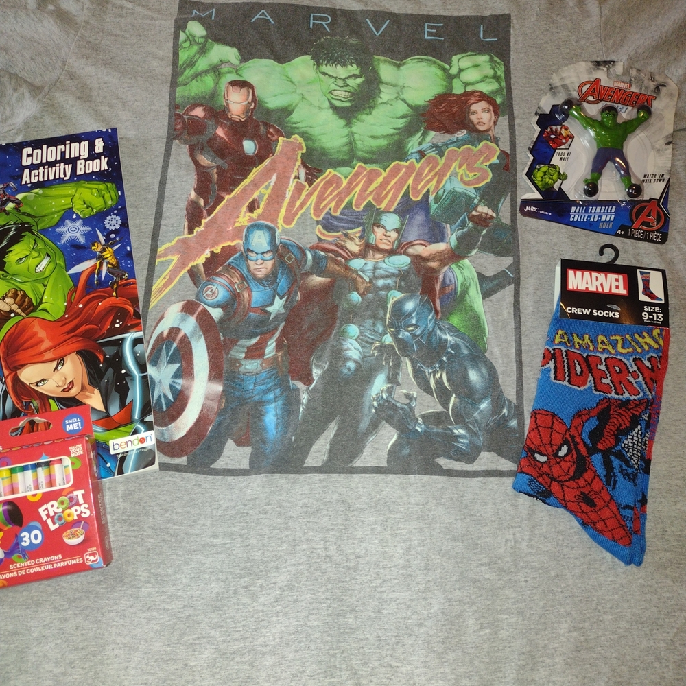 Marvel, Avengers, Men's Xlg T-shirt w NEW Book/Crayons,Hulk Stretch,Socks
